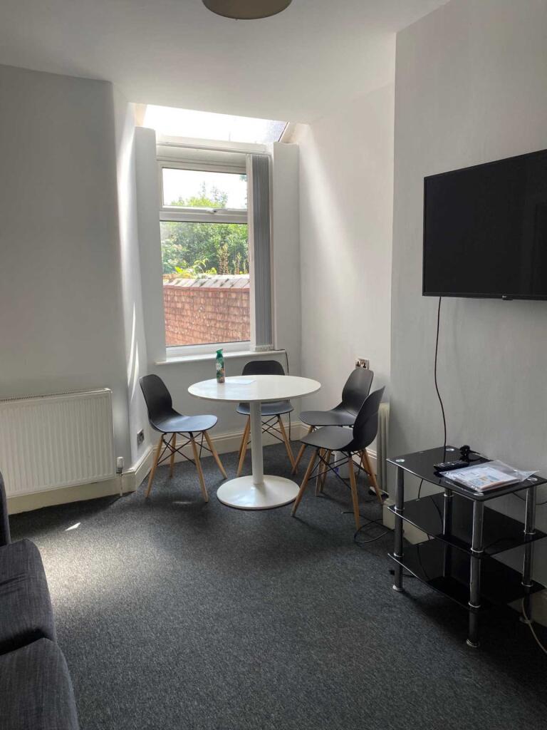 4 bed Semi Detached for rent in Stockport. From Flax & Co - Manchester 4 bed Semi Detached for rent in Stockport. From Flax & Co - Manchester