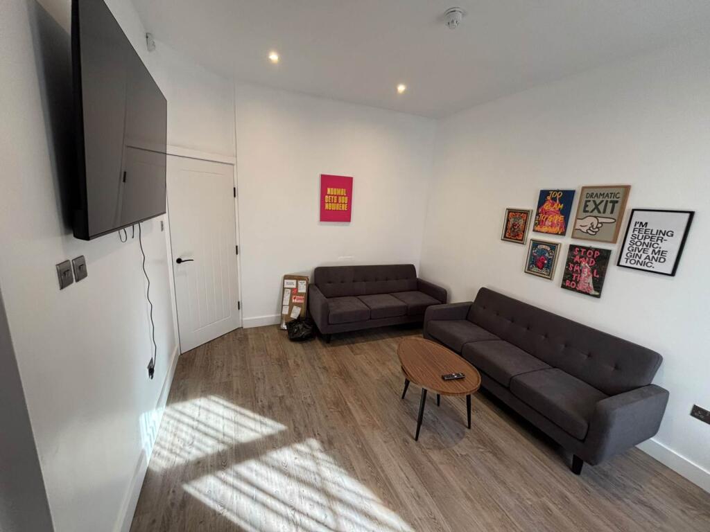 6 bed Mid Terraced House for rent in Manchester. From Flax & Co - Manchester 6 bed Mid Terraced House for rent in Manchester. From Flax & Co - Manchester