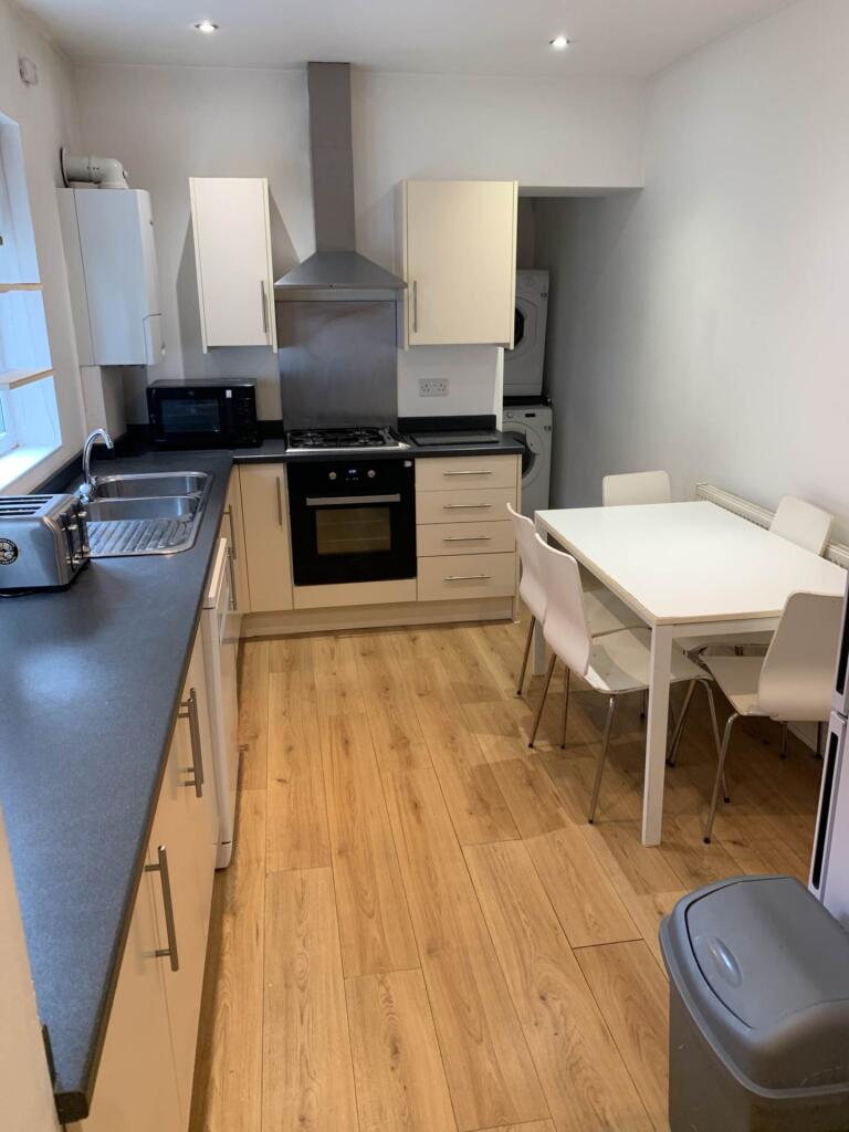 5 bed Mid Terraced House for rent in Manchester. From Flax & Co - Manchester 5 bed Mid Terraced House for rent in Manchester. From Flax & Co - Manchester