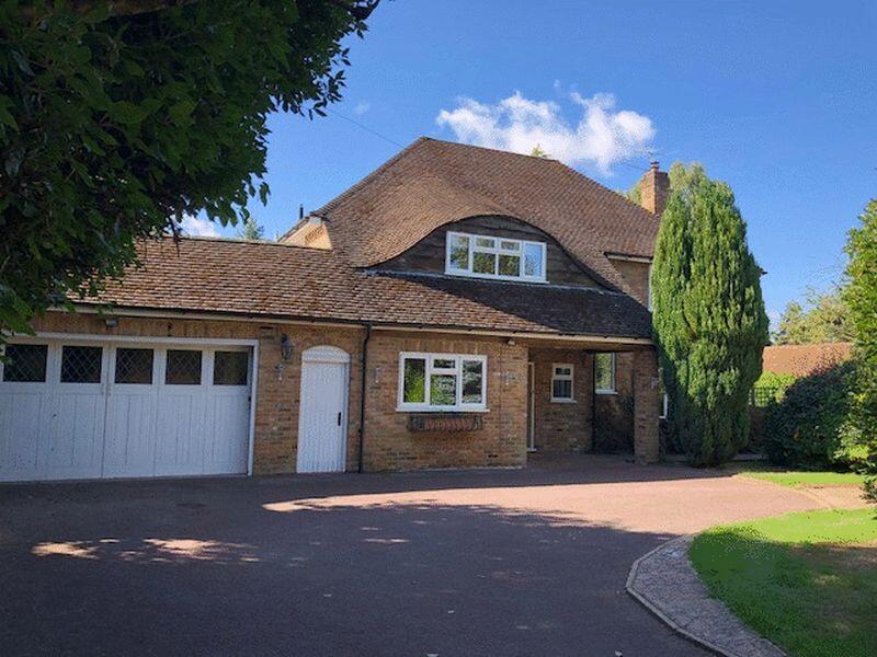 4 bed Detached for rent in Marlow. From Andrew Milsom Lettings - Marlow