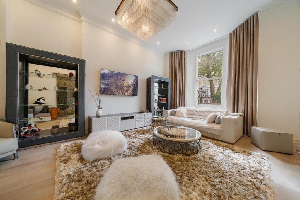 6 bed Detached for rent in Kensington. From Marble Sales & Lettings - London