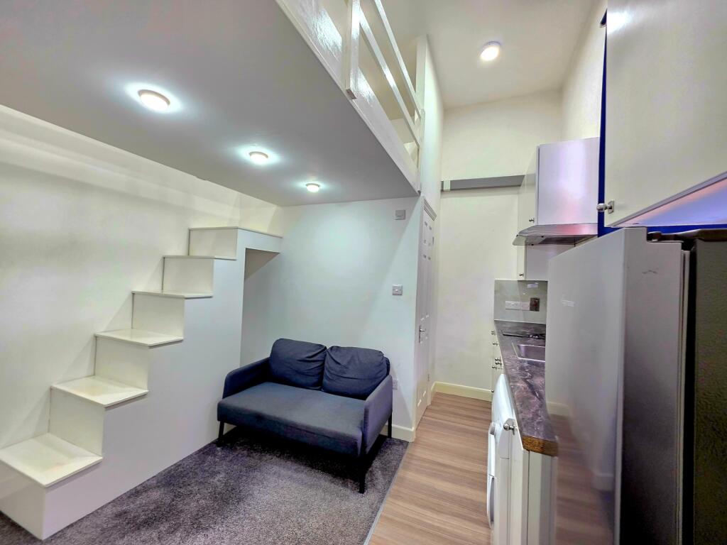 4 bed Studio for rent in Willesden. From Marble Sales & Lettings - London 4 bed Studio for rent in Willesden. From Marble Sales & Lettings - London