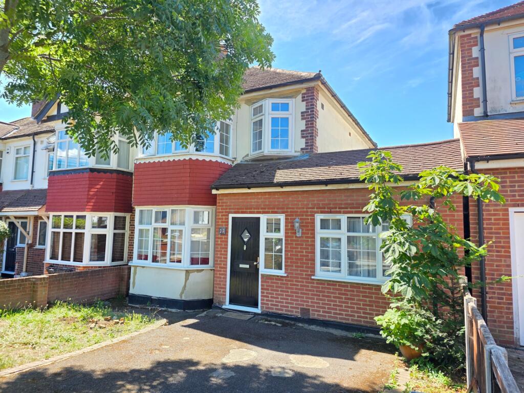 3 bed Detached for rent in Woodford. From Marble Sales & Lettings - London 3 bed Detached for rent in Woodford. From Marble Sales & Lettings - London