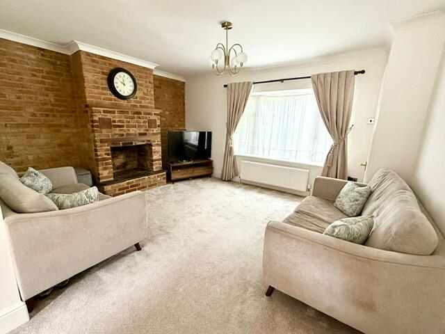 3 bed Detached for rent in Hayes. From Marble Sales & Lettings - London