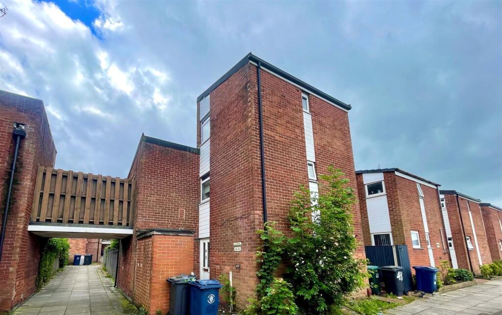 2 bed 1st Floor Flat for rent in Skelmersdale. From Brighouse Wolff - Ormskirk