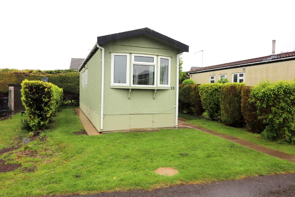 1 bed Park Home for rent in Totternhoe. From Mantons Estate Agents - Luton