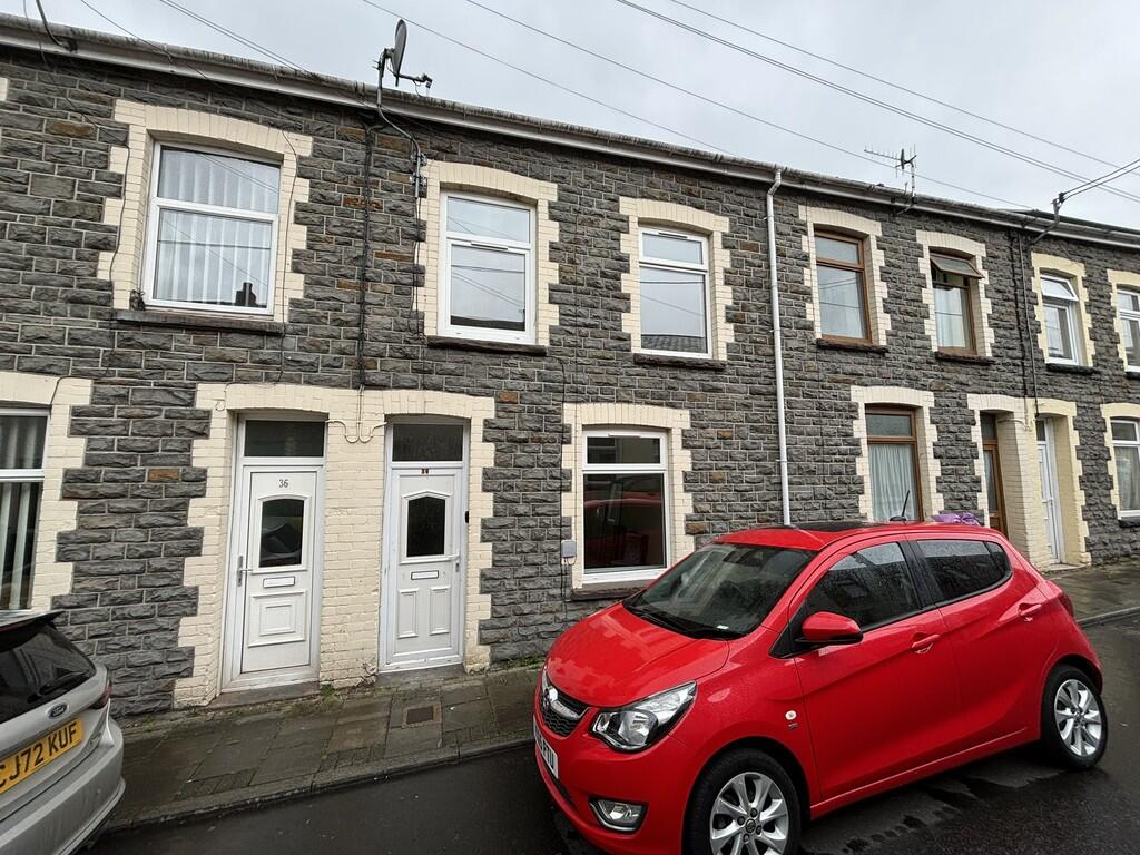 3 bed Mid Terraced House for rent in Mountain Ash. From Lucas Estates & Rentals - Ystrad Mynach