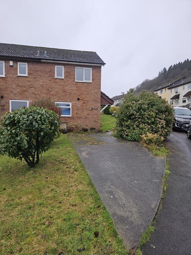 2 bed Mid Terraced House for rent in Caerphilly. From Lucas Estates & Rentals - Ystrad Mynach