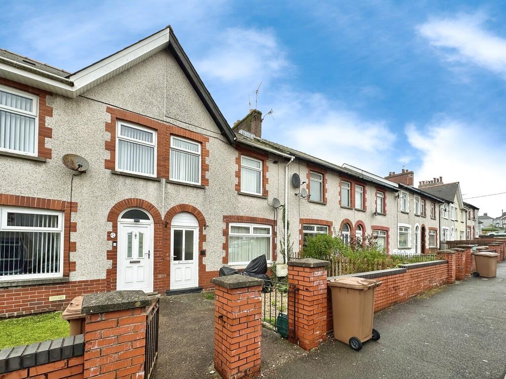 3 bed Mid Terraced House for rent in Blackwood. From Lucas Estates & Rentals - Ystrad Mynach