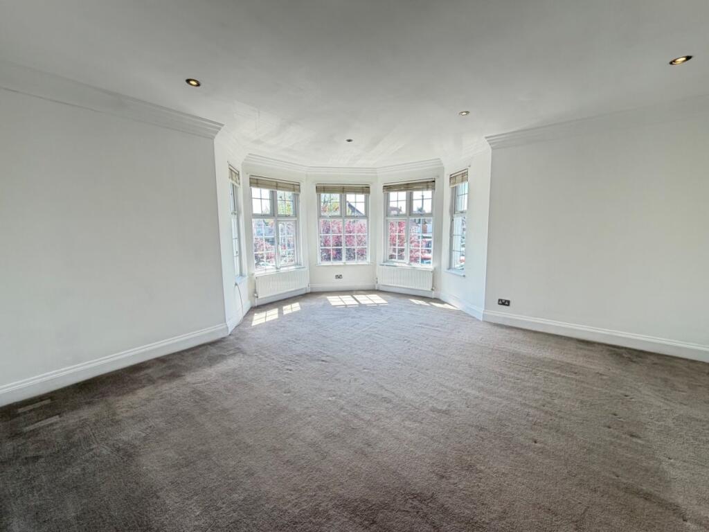 3 bed 1st Floor Flat for rent in Hendon. From Kingsleys Estates - London