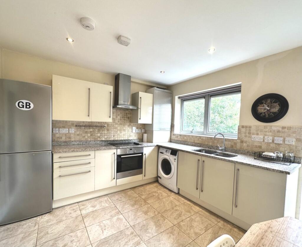 2 bed 1st Floor Flat for rent in Willesden. From Kingsleys Estates - London