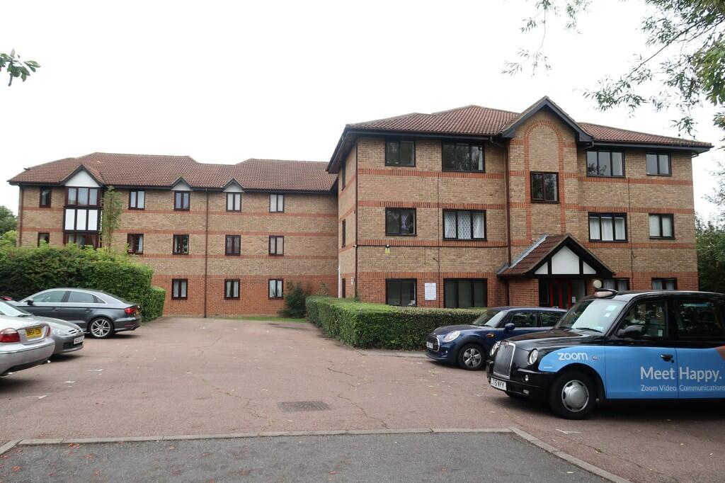 1 bed 1st Floor Flat for rent in Southgate. From Prestige Properties - London Lettings