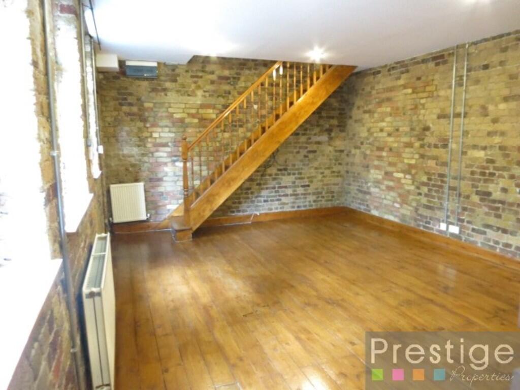 2 bed Apartment for rent in London. From Prestige Properties - London Lettings
