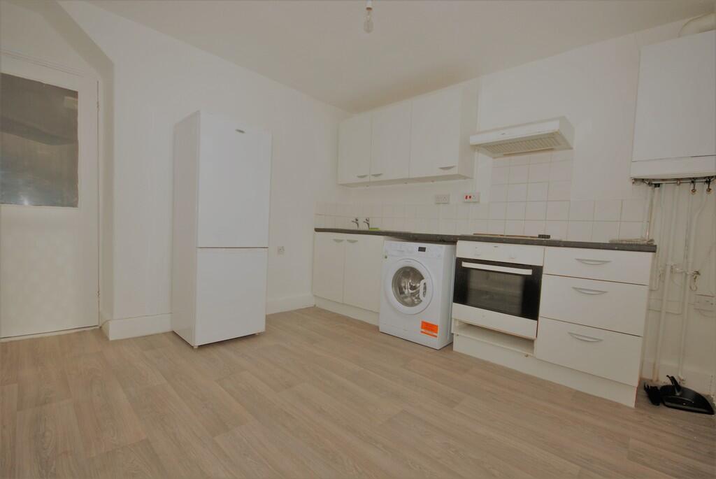 1 bed House (unspecified) for rent in Southend-on-Sea. From Prestige Properties - London Lettings