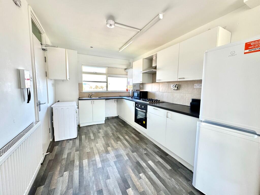 3 bed Annexe for rent in Tottenham. From Prestige Properties - London Lettings