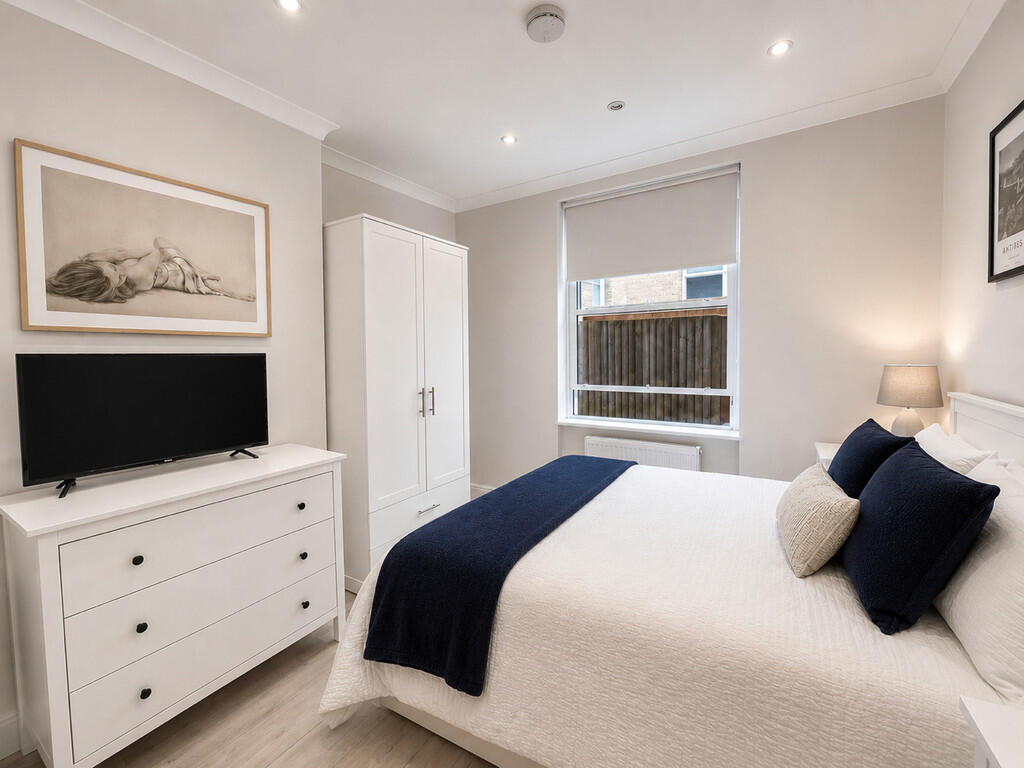 3 bed Apartment for rent in Clapham. From Prestige Properties - London Lettings