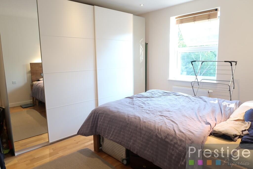 2 bed Apartment for rent in London. From Prestige Properties - London Lettings