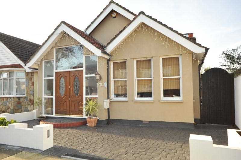 4 bed Bungalow for rent in Hornchurch. From Apple Property Services