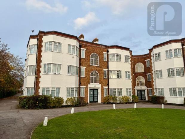 3 bed 1st Floor Flat for rent in Kingsbury. From Paragon Estate Agents