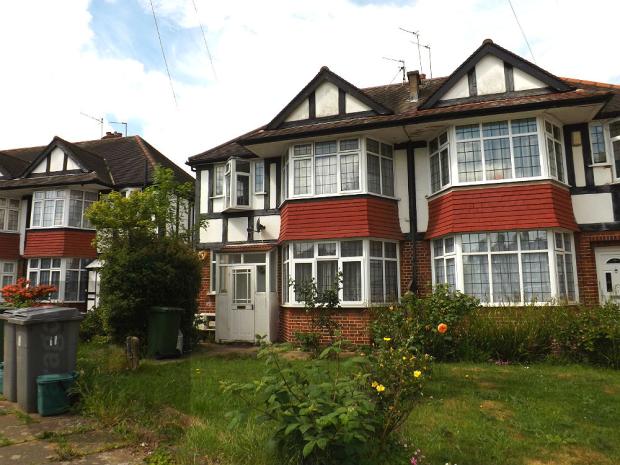 2 bed Annexe for rent in Hendon. From Paragon Estate Agents