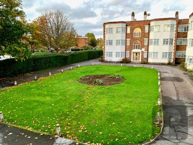 3 bed 1st Floor Flat for rent in Kingsbury. From Paragon Estate Agents 3 bed 1st Floor Flat for rent in Kingsbury. From Paragon Estate Agents