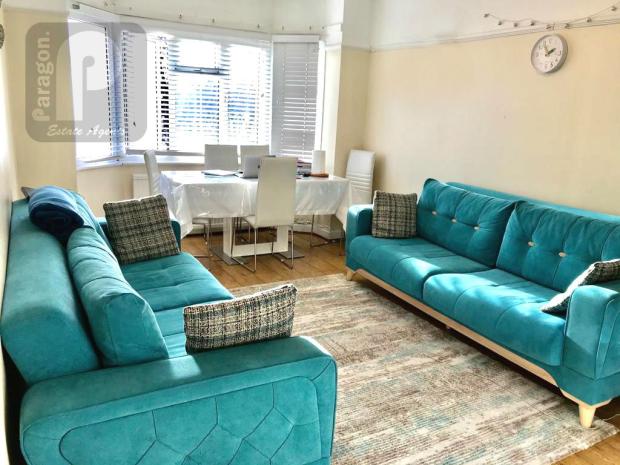 2 bed 1st Floor Flat for rent in Hendon. From Paragon Estate Agents