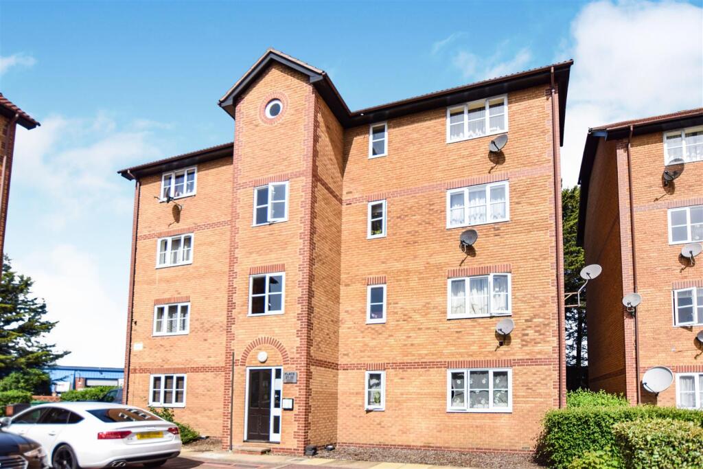 1 bed 1st Floor Flat for rent in Mitcham. From Ellisons - Colliers Wood 1 bed 1st Floor Flat for rent in Mitcham. From Ellisons - Colliers Wood