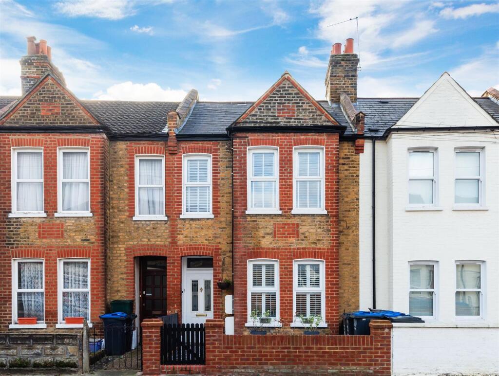 2 bed 1st Floor Flat for rent in Merton. From Ellisons - Colliers Wood