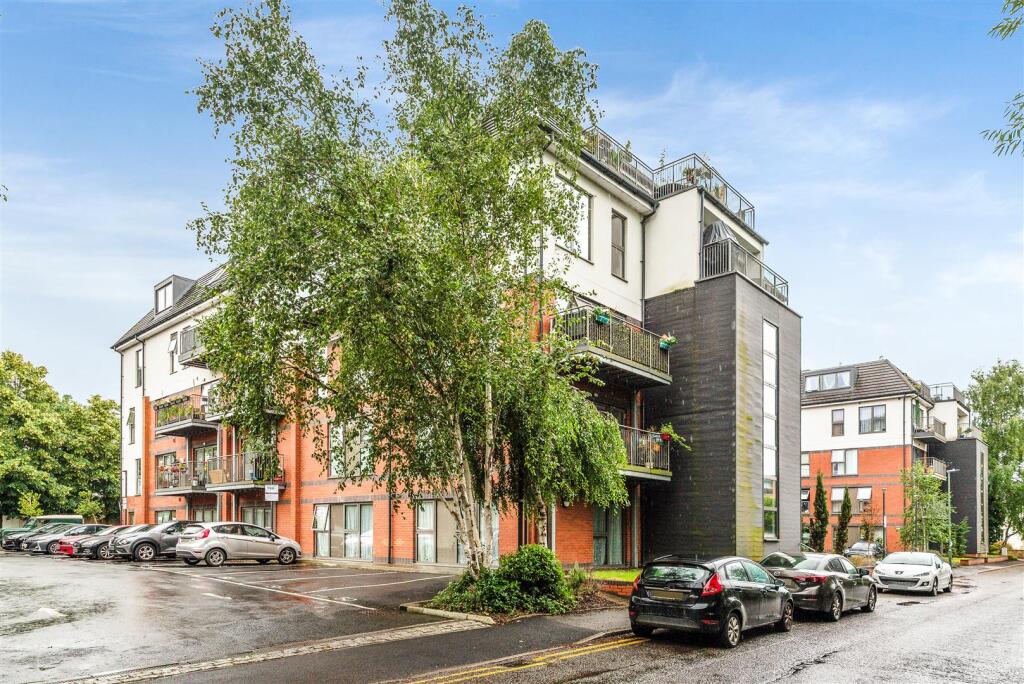 1 bed 1st Floor Flat for rent in Mitcham. From Ellisons - Colliers Wood 1 bed 1st Floor Flat for rent in Mitcham. From Ellisons - Colliers Wood