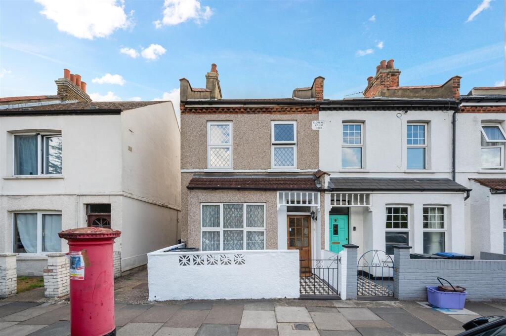 4 bed Mid Terraced House for rent in Merton. From Ellisons - Colliers Wood