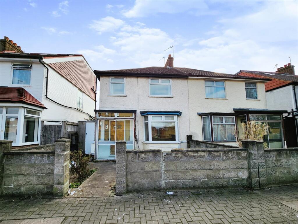 4 bed Detached for rent in Merton. From Ellisons - Colliers Wood 4 bed Detached for rent in Merton. From Ellisons - Colliers Wood