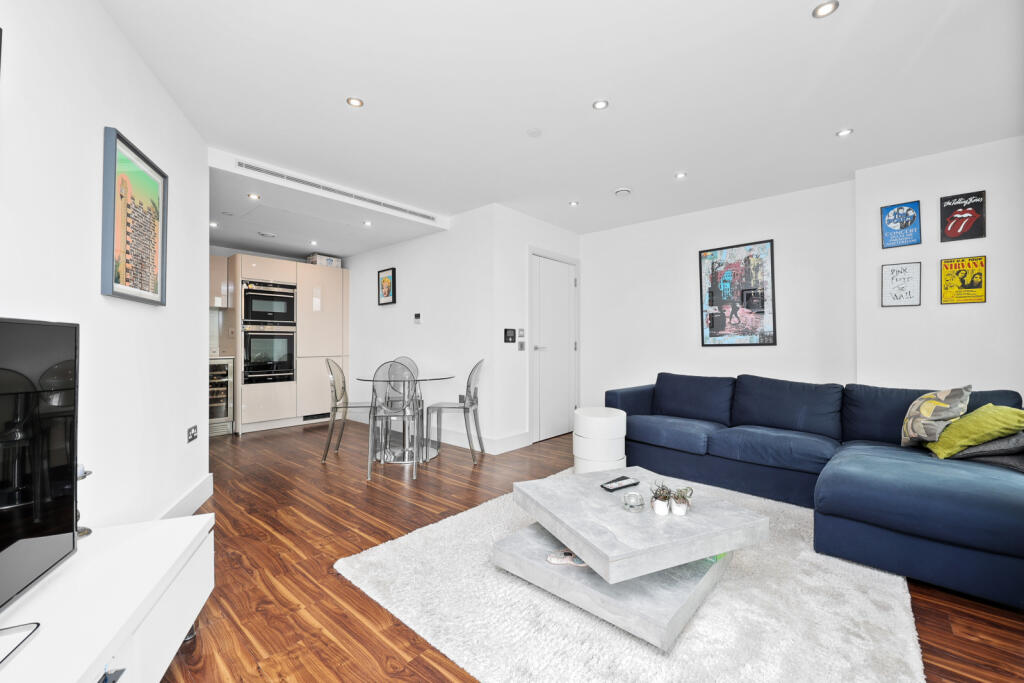2 bed Apartment for rent in Stepney. From Hurford Salvi Carr Ltd