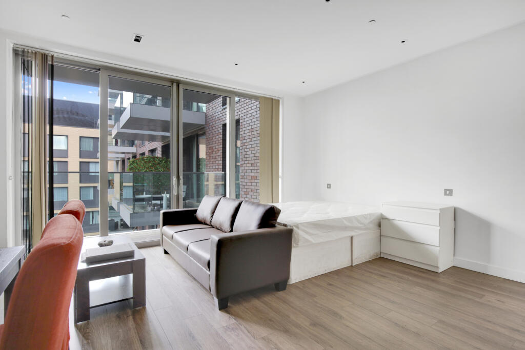 4 bed Apartment for rent in Stepney. From Hurford Salvi Carr - Aldgate