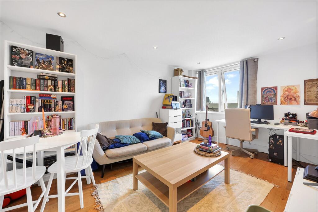 1 bed Apartment for rent in Stepney. From Hurford Salvi Carr - Aldgate
