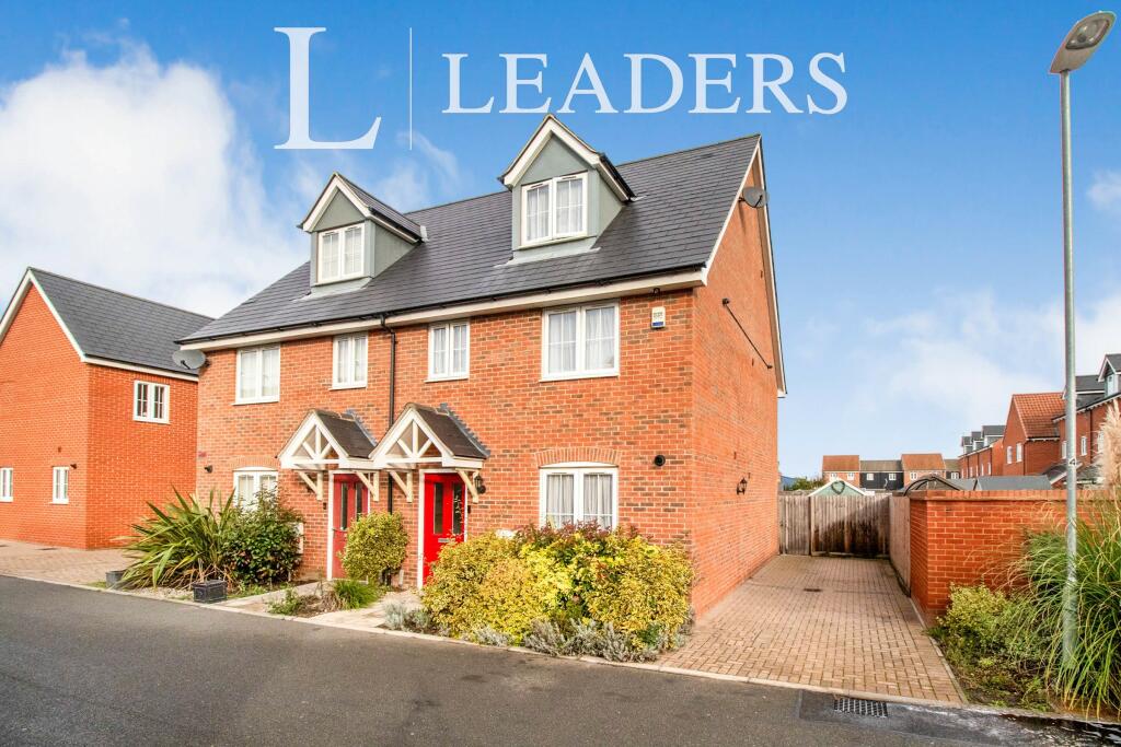4 bed Town House for rent in Little Wakering. From Leaders Ltd - Tudor Estates (Part of the Leaders Group)