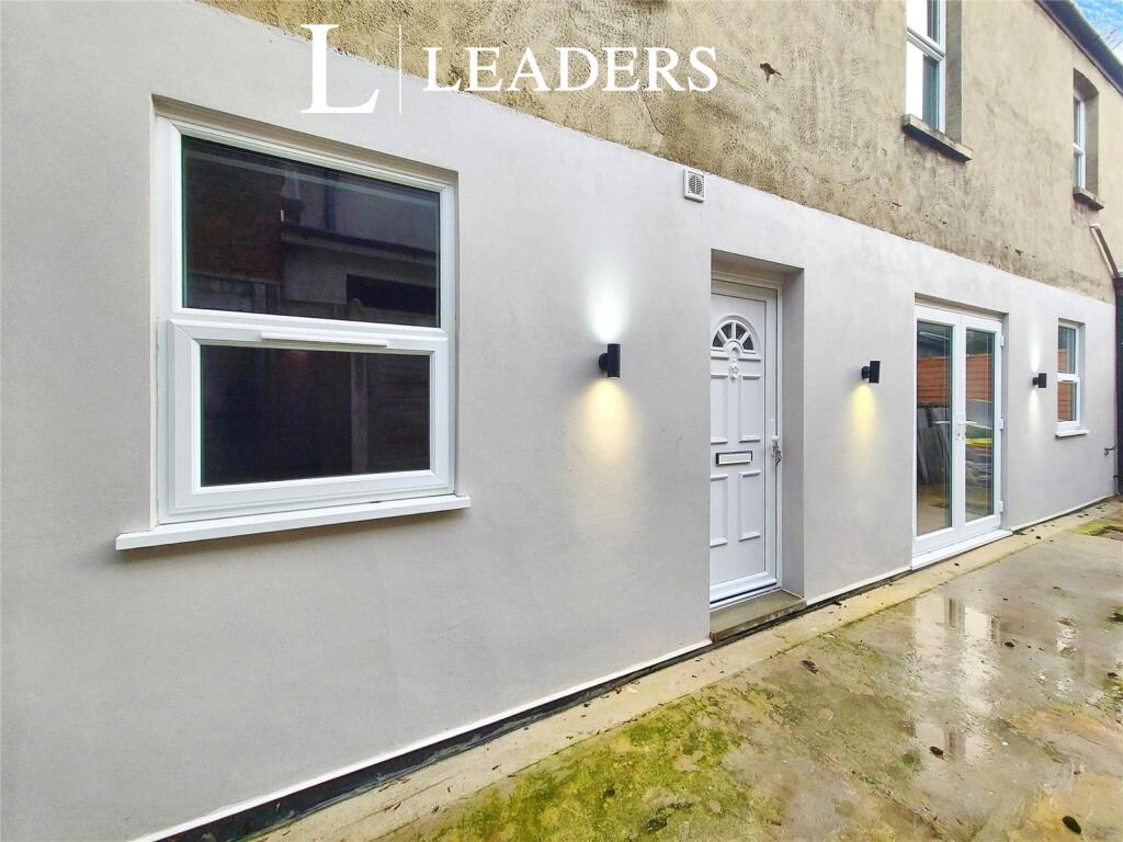 1 bed 1st Floor Flat for rent in Southend-on-Sea. From Leaders Sales - Southend-On-Sea