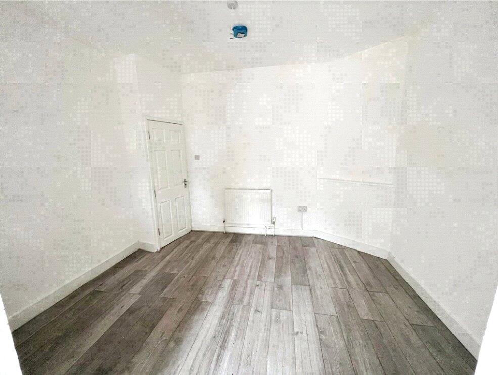 1 bed Detached for rent in Southend-on-Sea. From Leaders Sales - Southend-On-Sea