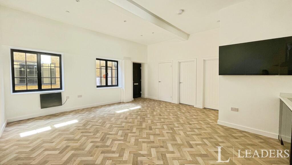 3 bed Bungalow for rent in Southend-on-Sea. From Leaders Sales - Southend-On-Sea