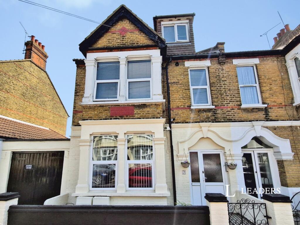 1 bed 1st Floor Flat for rent in Southend-on-Sea. From Leaders Sales - Southend-On-Sea
