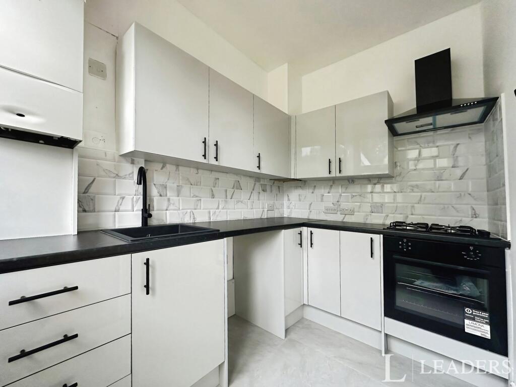 3 bed Detached for rent in Southend-on-Sea. From Leaders Sales - Southend-On-Sea 3 bed Detached for rent in Southend-on-Sea. From Leaders Sales - Southend-On-Sea