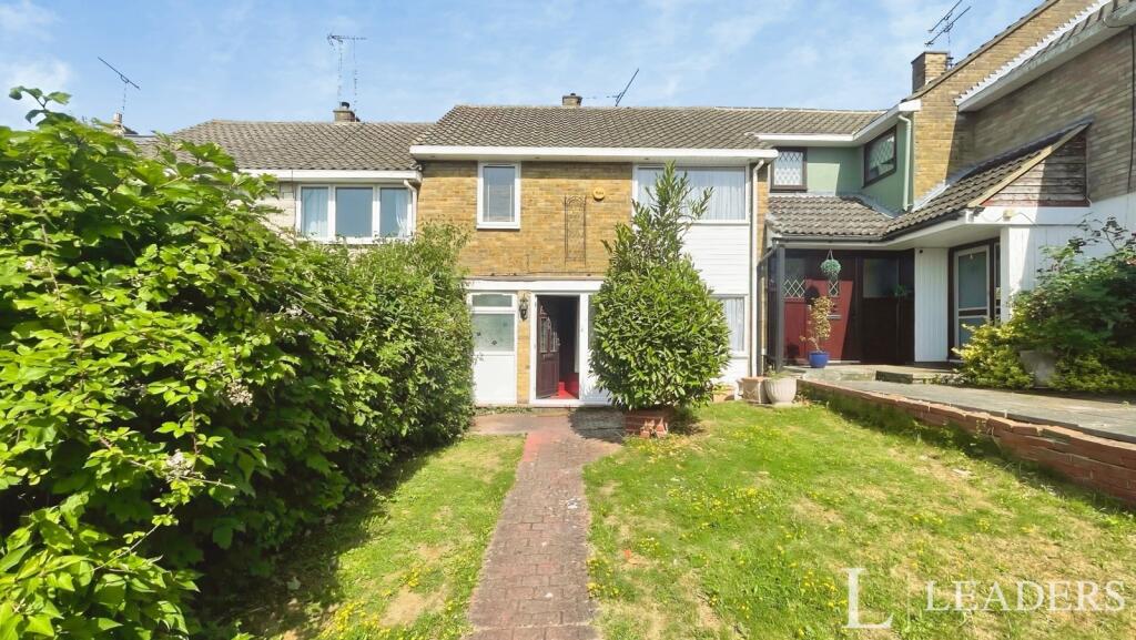 3 bed Mid Terraced House for rent in Basildon. From Leaders Sales - Southend-On-Sea