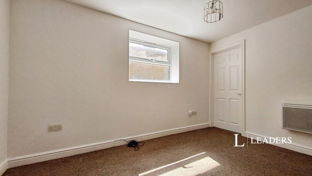 1 bed 1st Floor Flat for rent in Southend-on-Sea. From Leaders Sales - Southend-On-Sea 1 bed 1st Floor Flat for rent in Southend-on-Sea. From Leaders Sales - Southend-On-Sea