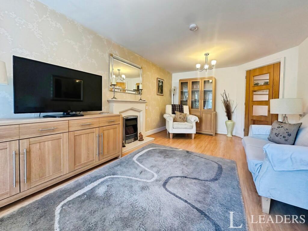 2 bed 1st Floor Flat for rent in Romford. From Leaders Sales - Southend-On-Sea