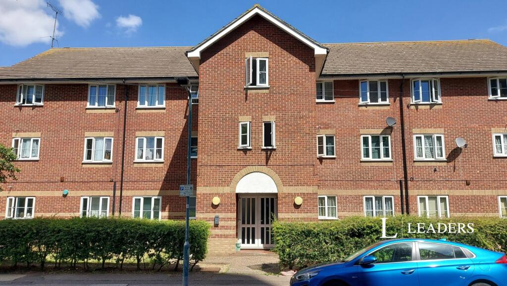 2 bed 1st Floor Flat for rent in Southend-on-Sea. From Leaders Sales - Southend-On-Sea