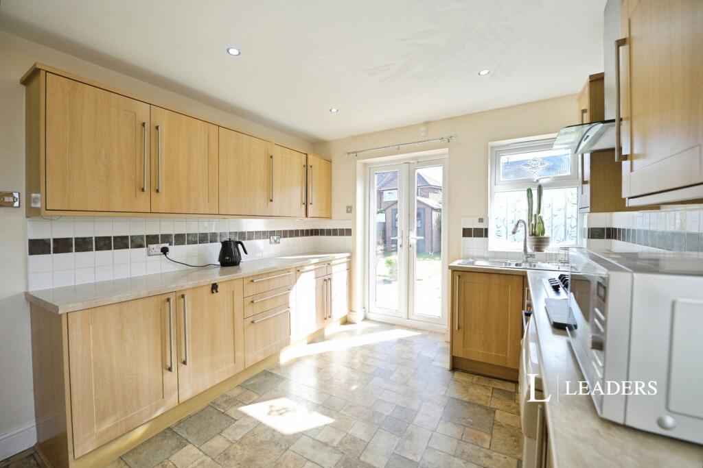 2 bed Semi Detached for rent in Rainham. From Leaders Sales - Southend-On-Sea