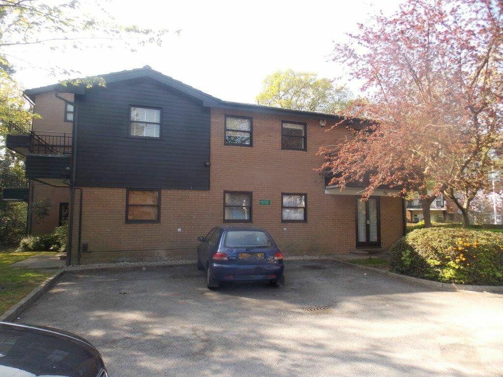 1 bed Flat for rent in Woodford. From Edward Taub and Co Ltd