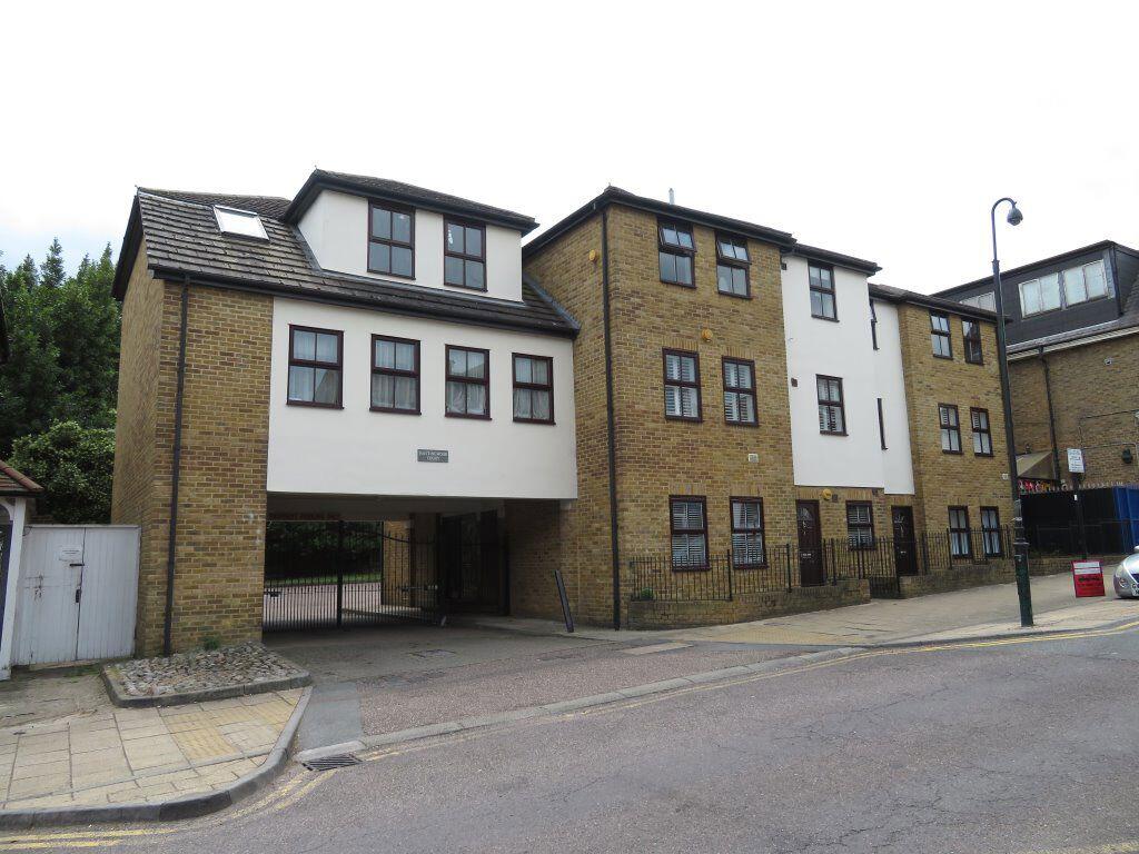 2 bed 1st Floor Flat for rent in Woodford. From Edward Taub and Co Ltd
