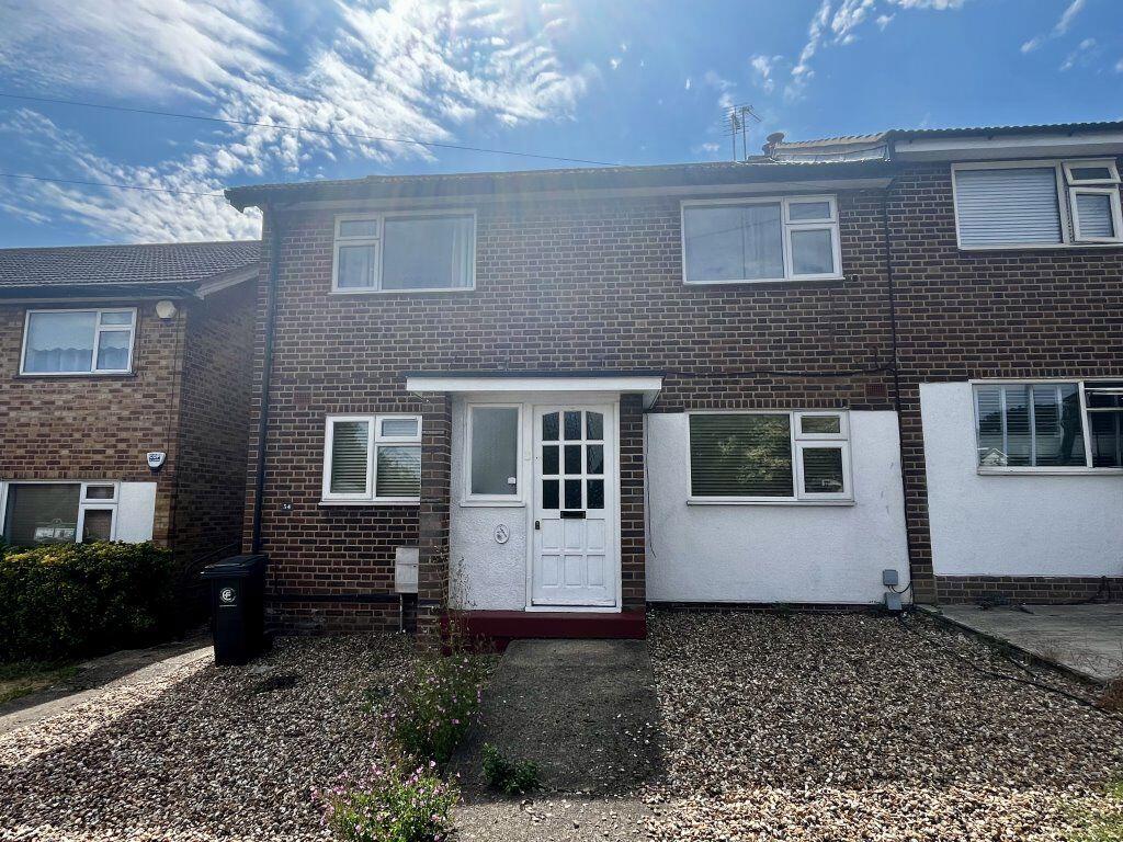 2 bed Annexe for rent in Woodford. From Edward Taub and Co Ltd
