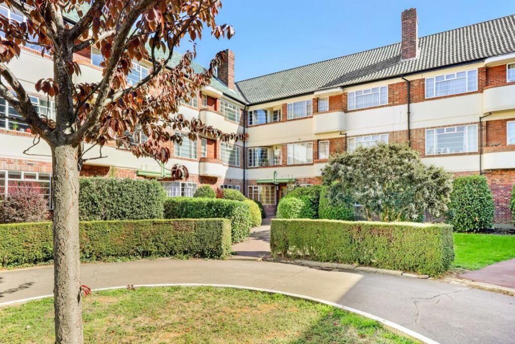 2 bed 1st Floor Flat for rent in Wanstead. From Edward Taub and Co Ltd 2 bed 1st Floor Flat for rent in Wanstead. From Edward Taub and Co Ltd