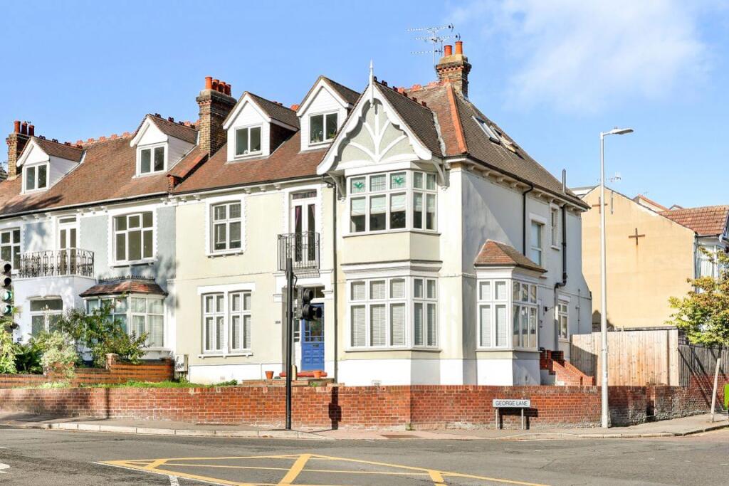 2 bed 1st Floor Flat for rent in Wanstead. From Edward Taub and Co Ltd